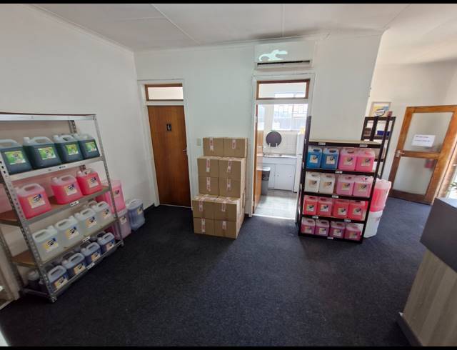 602M² WAREHOUSE TO LET IN JET PARK